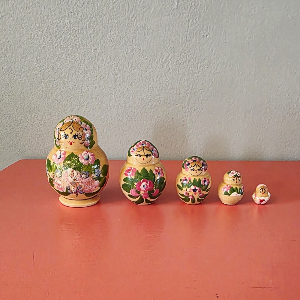 Vintage Hand-Painted Russian Nesting Dolls (Matryoshka)